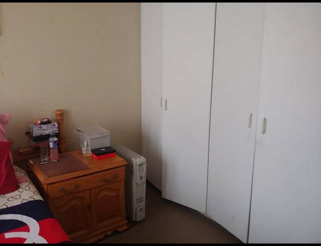 2 BEDROOM PROPERTY TO RENT IN ROOIHUISKRAAL NORTH